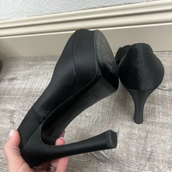 YVES SAINT LAURENT BLACK SATIN PALAIS PLATFORMS - Picture 6 of 8